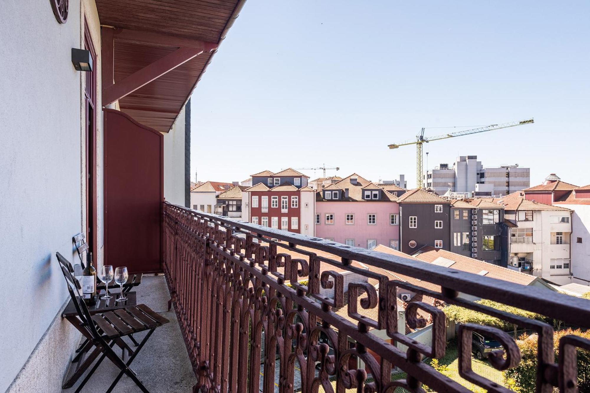 Aparthotel Oporto Alves Da Veiga Exterior photo